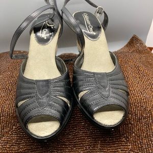 ColdWater Creek
8M  Black sandals